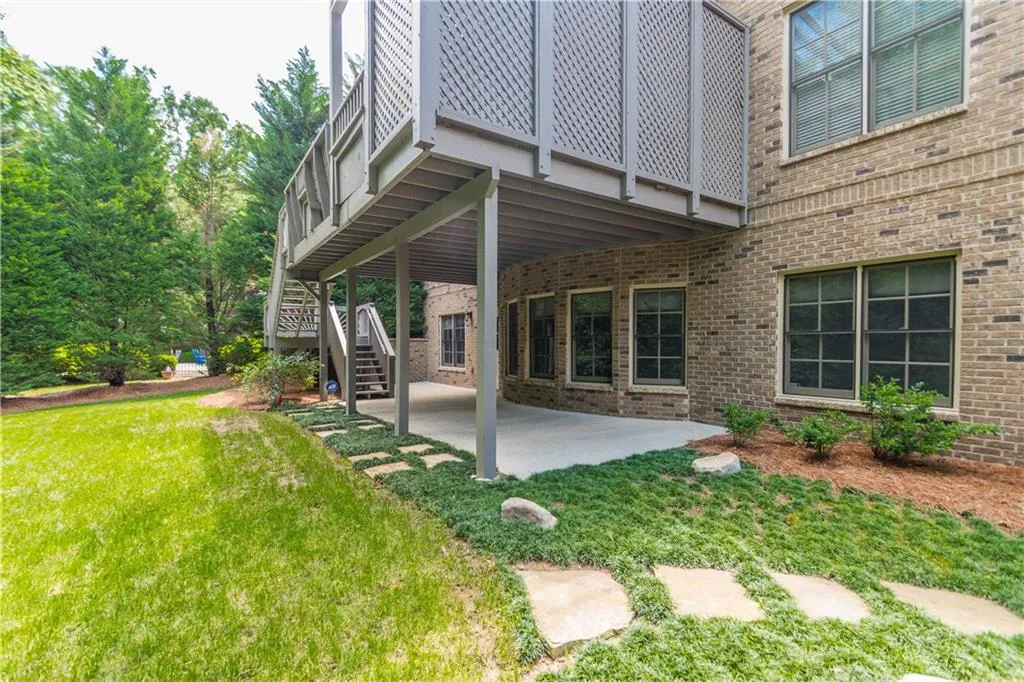 530 Glengate Cove, Sandy Springs, Georgia 30328, 5 Bedrooms Bedrooms, ,4 BathroomsBathrooms,Residential,Sold,530 Glengate Cove,5864075