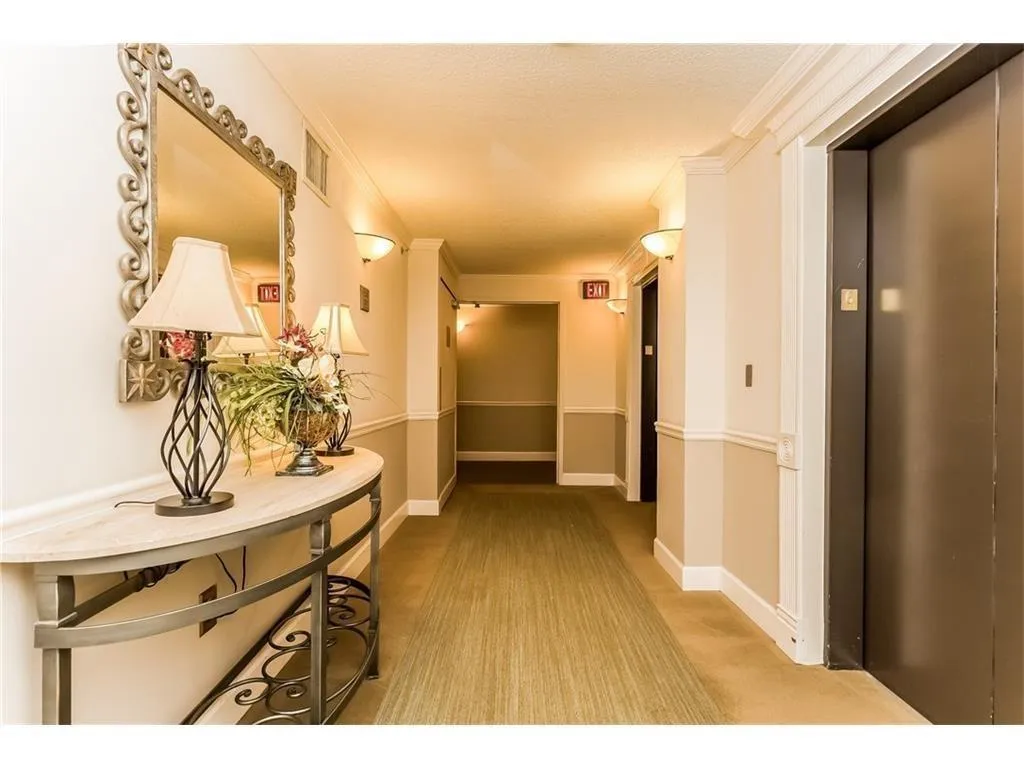 795 Hammond Drive Unit 201, Atlanta, Georgia 30328, 2 Bedrooms Bedrooms, ,1 BathroomBathrooms,Residential,Sold,795 Hammond Drive Unit 201,5749538