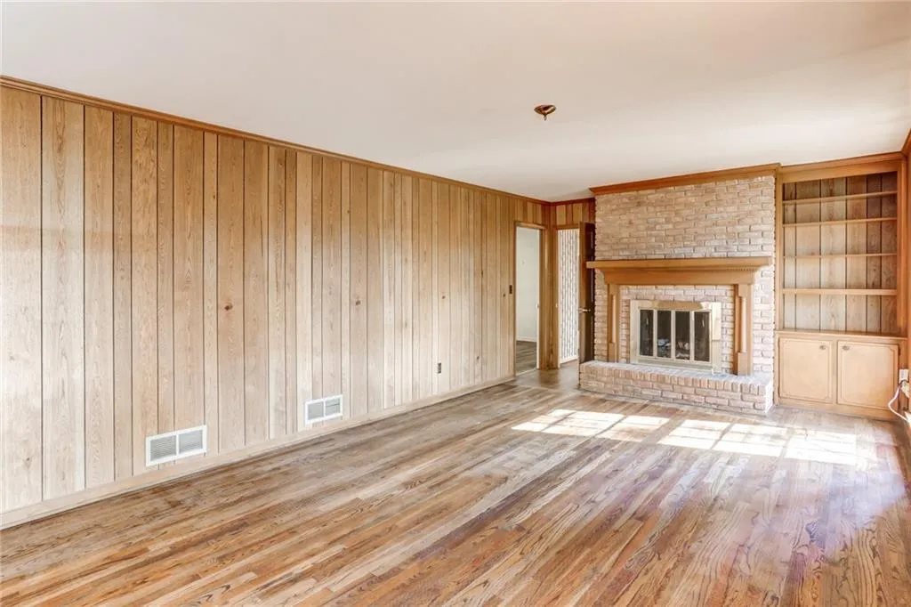 980 Winding Creek Trail, Sandy Springs, Georgia 30328, 5 Bedrooms Bedrooms, ,4 BathroomsBathrooms,Residential,Sold,980 Winding Creek Trail,6851071