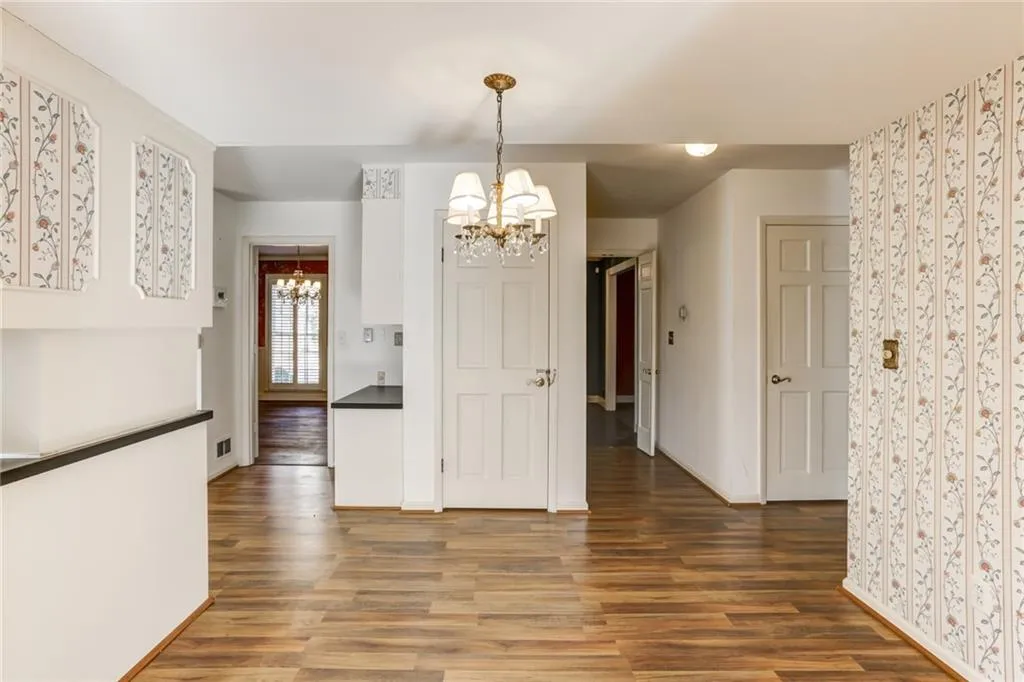 980 Winding Creek Trail, Sandy Springs, Georgia 30328, 5 Bedrooms Bedrooms, ,4 BathroomsBathrooms,Residential,Sold,980 Winding Creek Trail,6851071