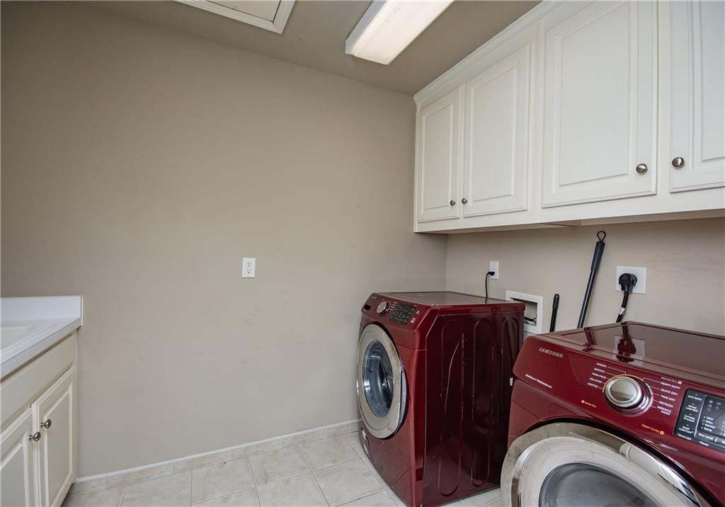 7926 Stratford Lane, Sandy Springs, Georgia 30350, 5 Bedrooms Bedrooms, ,6 BathroomsBathrooms,Residential,Sold,7926 Stratford Lane,7341310