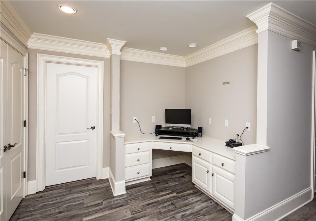 7926 Stratford Lane, Sandy Springs, Georgia 30350, 5 Bedrooms Bedrooms, ,6 BathroomsBathrooms,Residential,Sold,7926 Stratford Lane,7341310