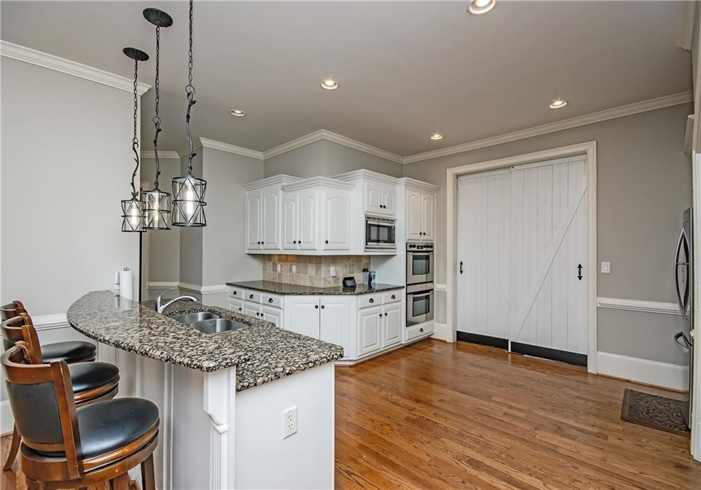 7926 Stratford Lane, Sandy Springs, Georgia 30350, 5 Bedrooms Bedrooms, ,6 BathroomsBathrooms,Residential,Sold,7926 Stratford Lane,7341310