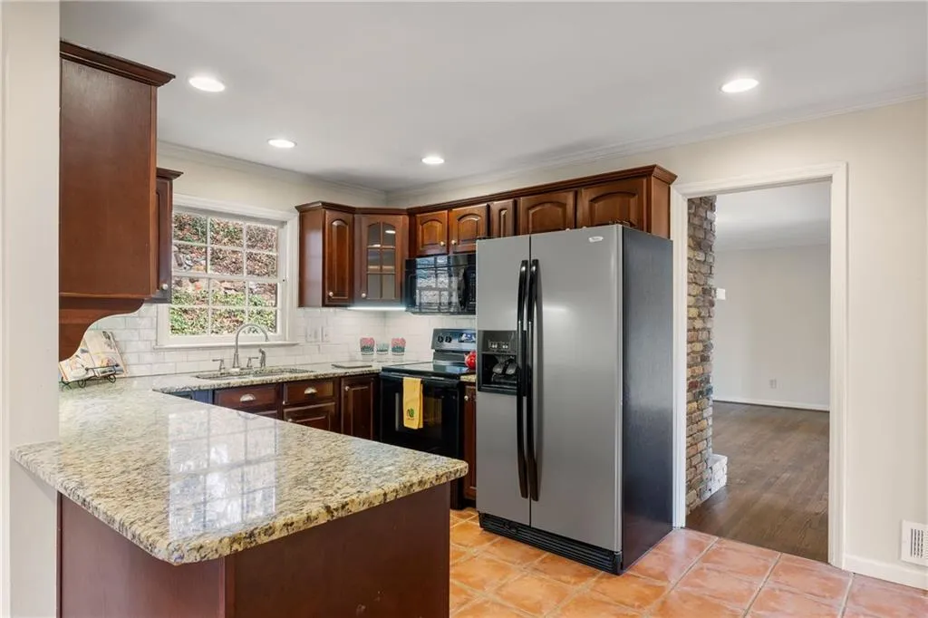 Atlanta, Georgia 30328, 4 Bedrooms Bedrooms, ,2 BathroomsBathrooms,Residential,Sold,7518473