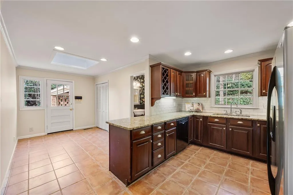 Atlanta, Georgia 30328, 4 Bedrooms Bedrooms, ,2 BathroomsBathrooms,Residential,Sold,7518473