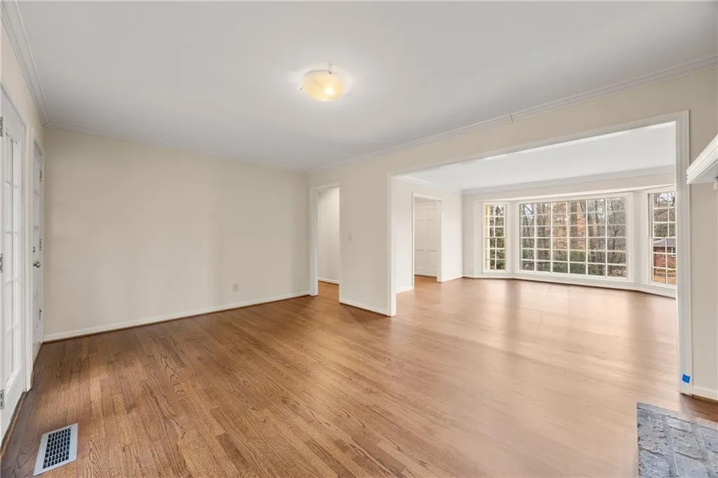 Atlanta, Georgia 30328, 4 Bedrooms Bedrooms, ,2 BathroomsBathrooms,Residential,Sold,7518473