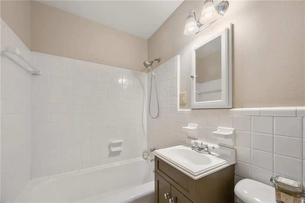 Atlanta, Georgia 30328, 4 Bedrooms Bedrooms, ,2 BathroomsBathrooms,Residential,Sold,7518473