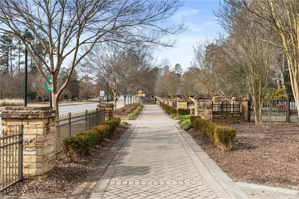 Atlanta, Georgia 30328, 4 Bedrooms Bedrooms, ,2 BathroomsBathrooms,Residential,Sold,7518473