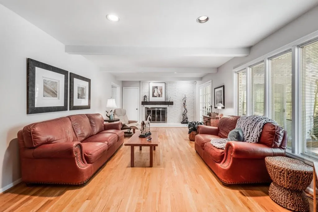 270 Dartmoor Circle, Sandy Springs, Georgia 30328, 4 Bedrooms Bedrooms, ,2 BathroomsBathrooms,Residential,Sold,270 Dartmoor Circle,7020336