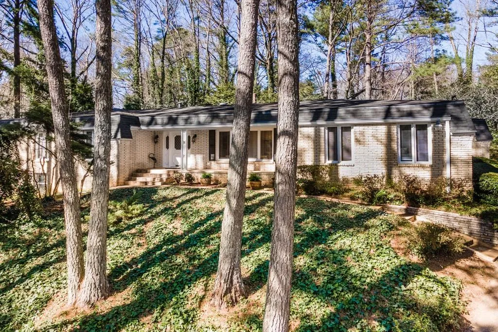 270 Dartmoor Circle, Sandy Springs, Georgia 30328, 4 Bedrooms Bedrooms, ,2 BathroomsBathrooms,Residential,Sold,270 Dartmoor Circle,7020336