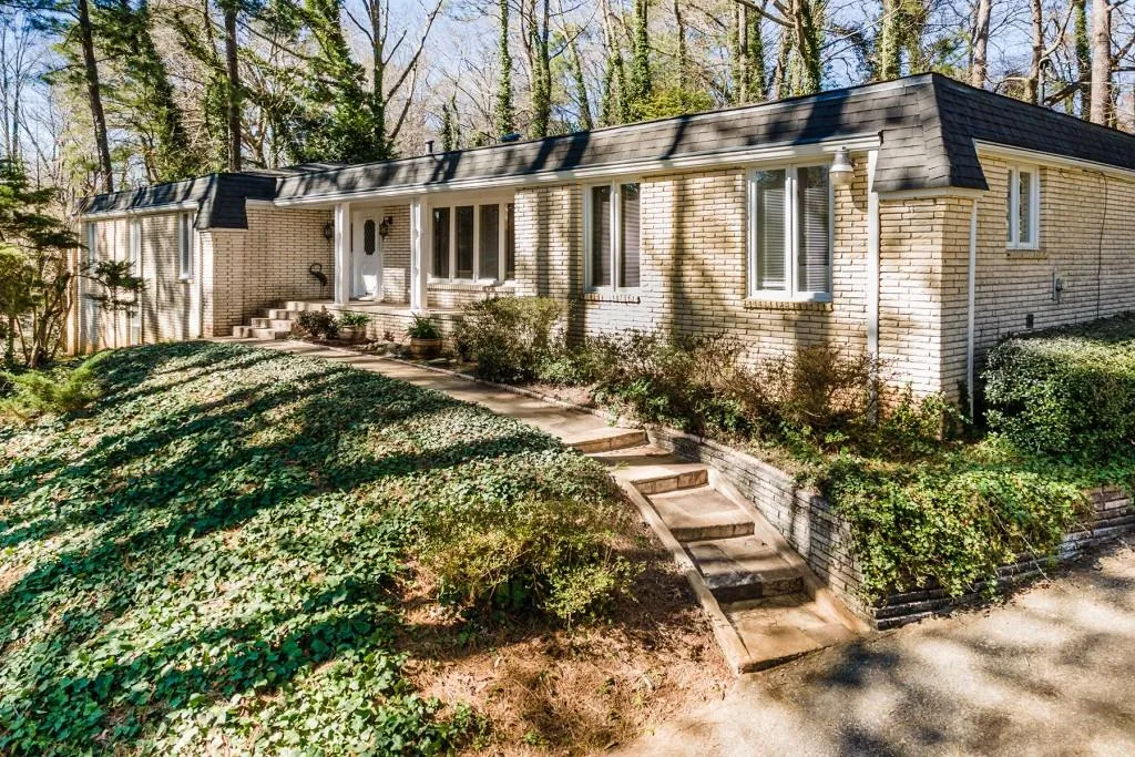 270 Dartmoor Circle, Sandy Springs, Georgia 30328, 4 Bedrooms Bedrooms, ,2 BathroomsBathrooms,Residential,Sold,270 Dartmoor Circle,7020336