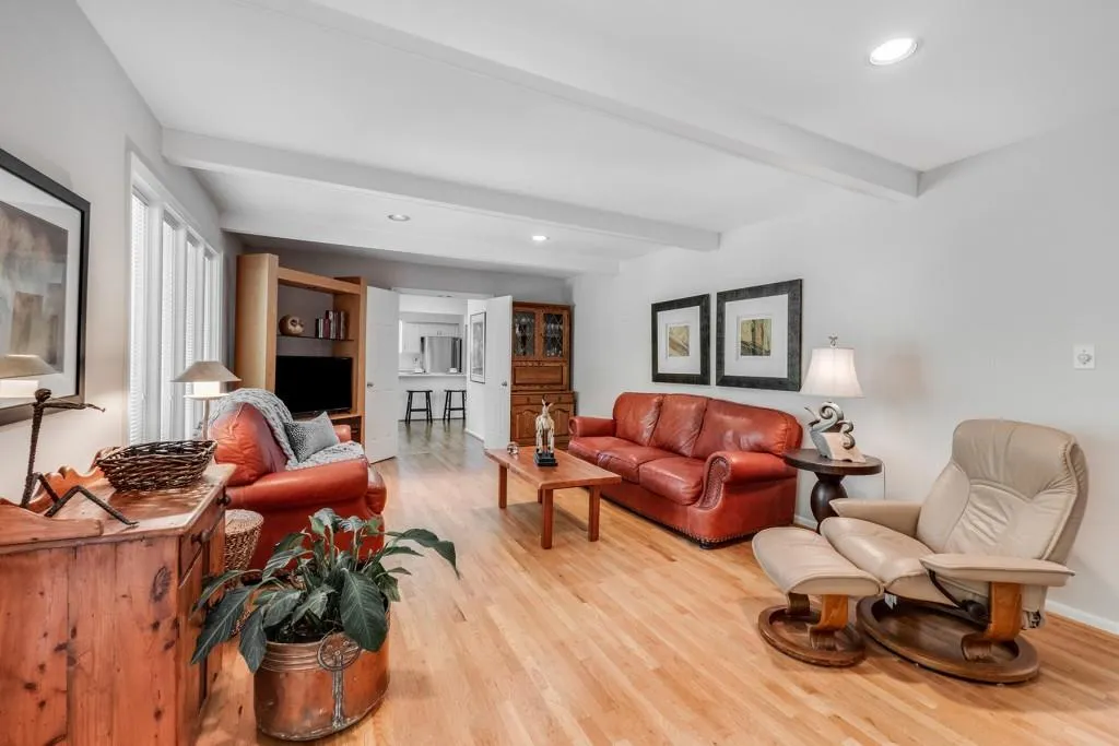 270 Dartmoor Circle, Sandy Springs, Georgia 30328, 4 Bedrooms Bedrooms, ,2 BathroomsBathrooms,Residential,Sold,270 Dartmoor Circle,7020336