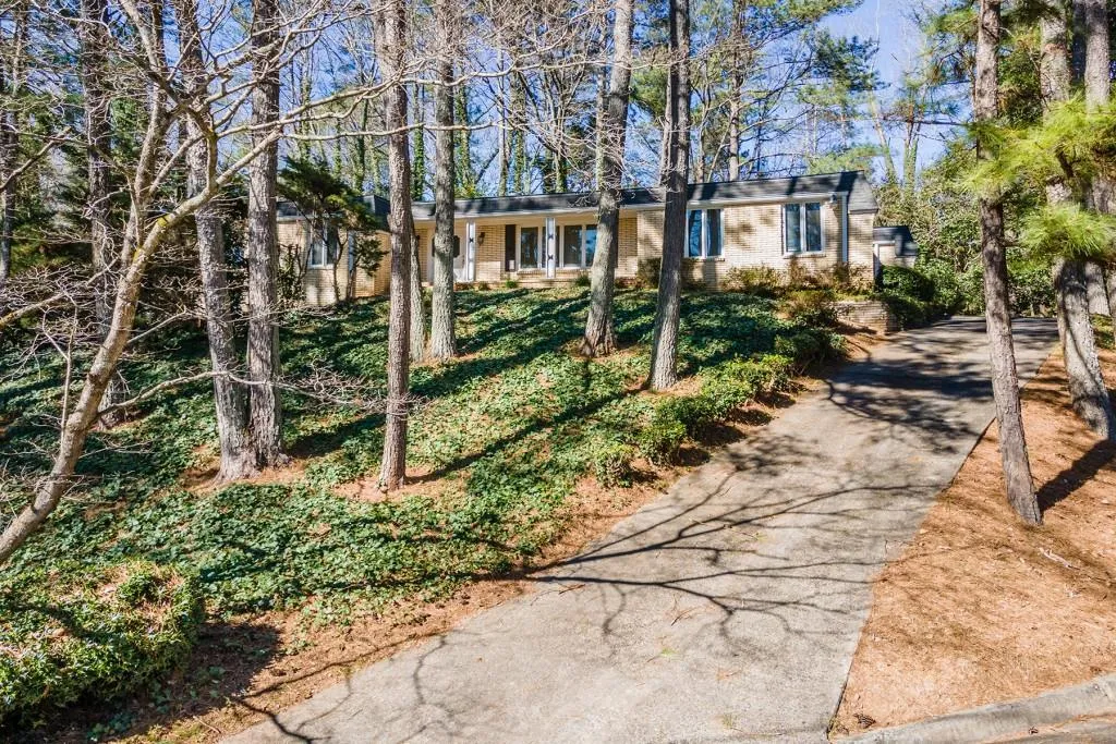 270 Dartmoor Circle, Sandy Springs, Georgia 30328, 4 Bedrooms Bedrooms, ,2 BathroomsBathrooms,Residential,Sold,270 Dartmoor Circle,7020336