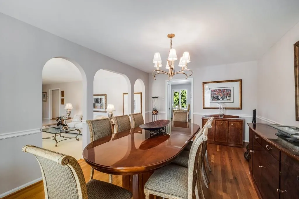 270 Dartmoor Circle, Sandy Springs, Georgia 30328, 4 Bedrooms Bedrooms, ,2 BathroomsBathrooms,Residential,Sold,270 Dartmoor Circle,7020336
