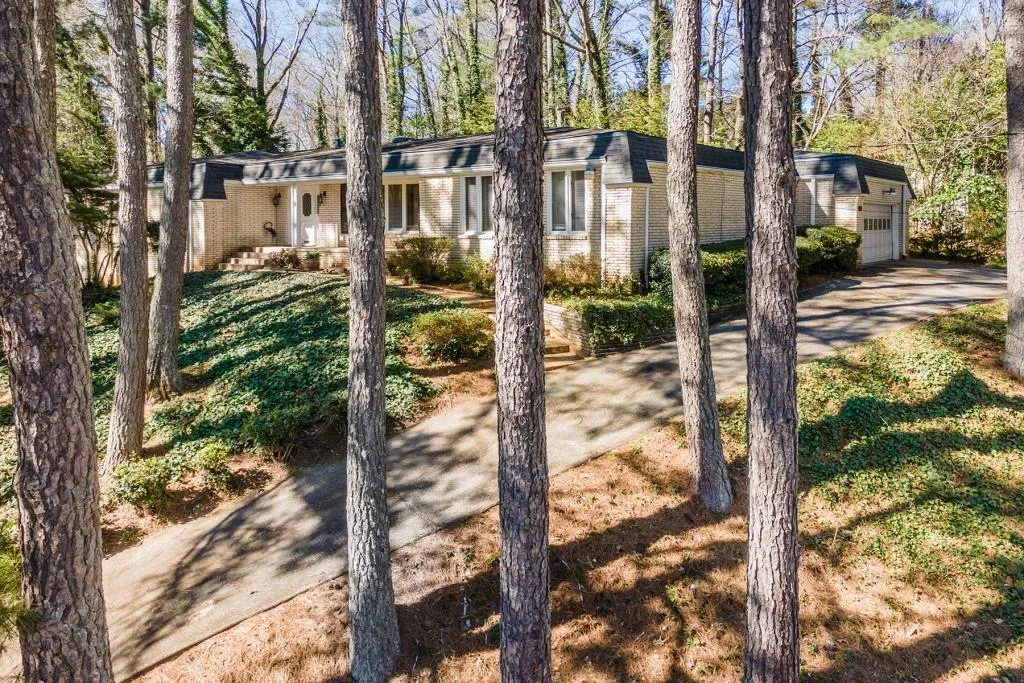 270 Dartmoor Circle, Sandy Springs, Georgia 30328, 4 Bedrooms Bedrooms, ,2 BathroomsBathrooms,Residential,Sold,270 Dartmoor Circle,7020336