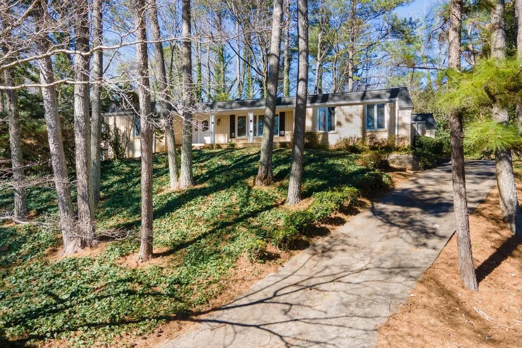 270 Dartmoor Circle, Sandy Springs, Georgia 30328, 4 Bedrooms Bedrooms, ,2 BathroomsBathrooms,Residential,Sold,270 Dartmoor Circle,7020336