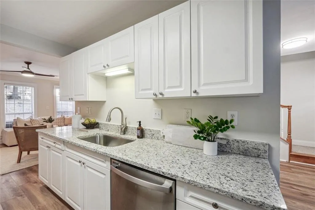 402 Masons Creek Circle Unit 402, Sandy Springs, Georgia 30350, 2 Bedrooms Bedrooms, ,2 BathroomsBathrooms,Residential,Sold,402 Masons Creek Circle Unit 402,7494944