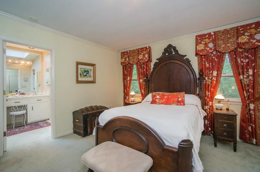 4632 Powers Ferry Road, Sandy Springs, Georgia 30327, 4 Bedrooms Bedrooms, ,5 BathroomsBathrooms,Residential,Sold,4632 Powers Ferry Road,5583934