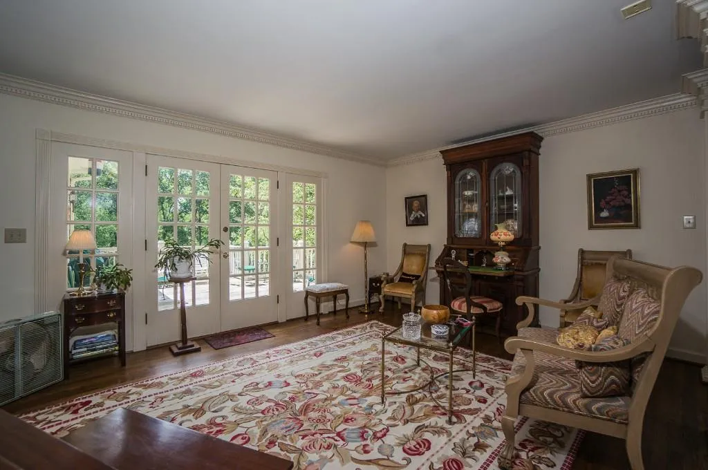 4632 Powers Ferry Road, Sandy Springs, Georgia 30327, 4 Bedrooms Bedrooms, ,5 BathroomsBathrooms,Residential,Sold,4632 Powers Ferry Road,5583934
