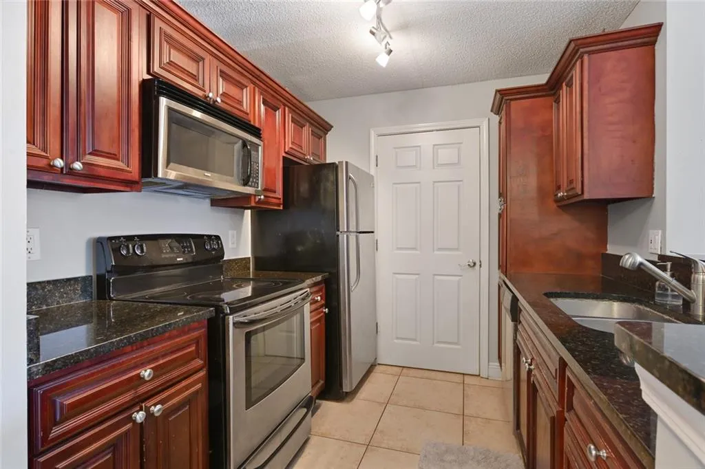 6203 Sante Fe Parkway, Atlanta, Georgia 30350, 2 Bedrooms Bedrooms, ,2 BathroomsBathrooms,Residential,Sold,6203 Sante Fe Parkway,6847644