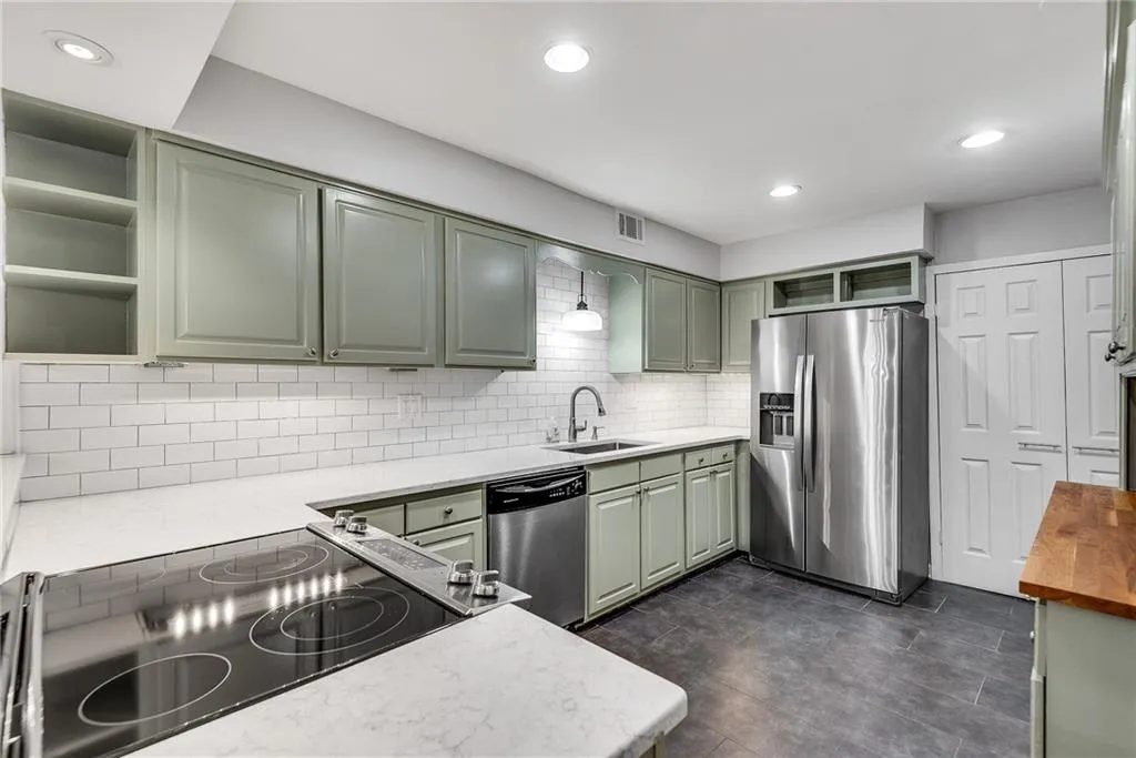 138 Elysian Way Nw, Atlanta, Georgia 30327, 2 Bedrooms Bedrooms, ,2 BathroomsBathrooms,Residential,For Sale,138 Elysian Way Nw,7667029