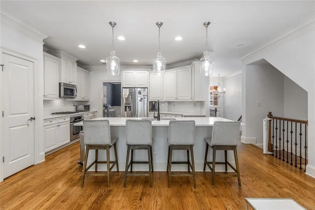 The island easily fits four bar stools.