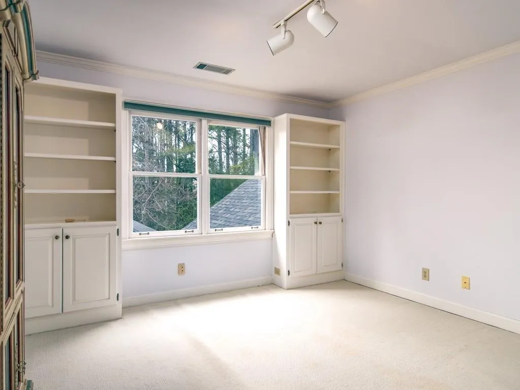 7155 Roswell Road Unit 38, Sandy Springs, Georgia 30328, 3 Bedrooms Bedrooms, ,2 BathroomsBathrooms,Residential,Sold,7155 Roswell Road Unit 38,6859674