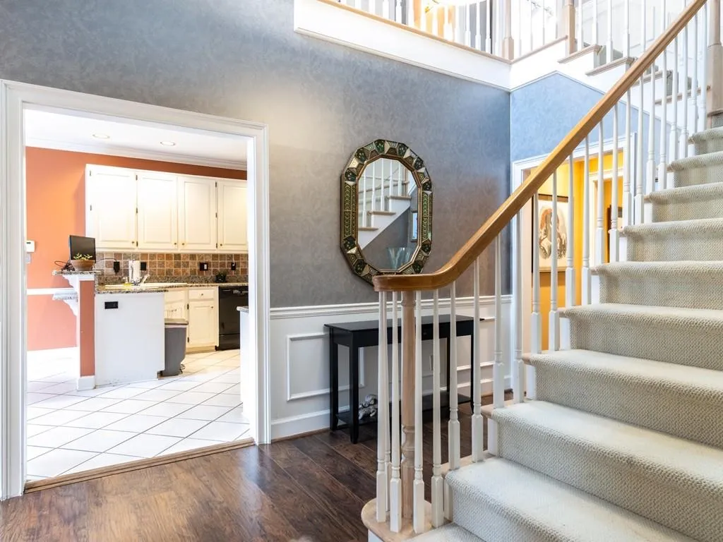 7155 Roswell Road Unit 38, Sandy Springs, Georgia 30328, 3 Bedrooms Bedrooms, ,2 BathroomsBathrooms,Residential,Sold,7155 Roswell Road Unit 38,6859674