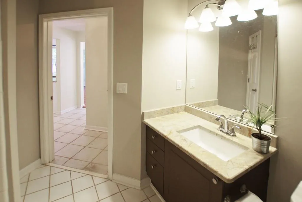 5559 Glenridge Drive Nw Unit 2202, Atlanta, Georgia 30342, 2 Bedrooms Bedrooms, ,1 BathroomBathrooms,Residential,Sold,5559 Glenridge Drive Nw Unit 2202,5922075