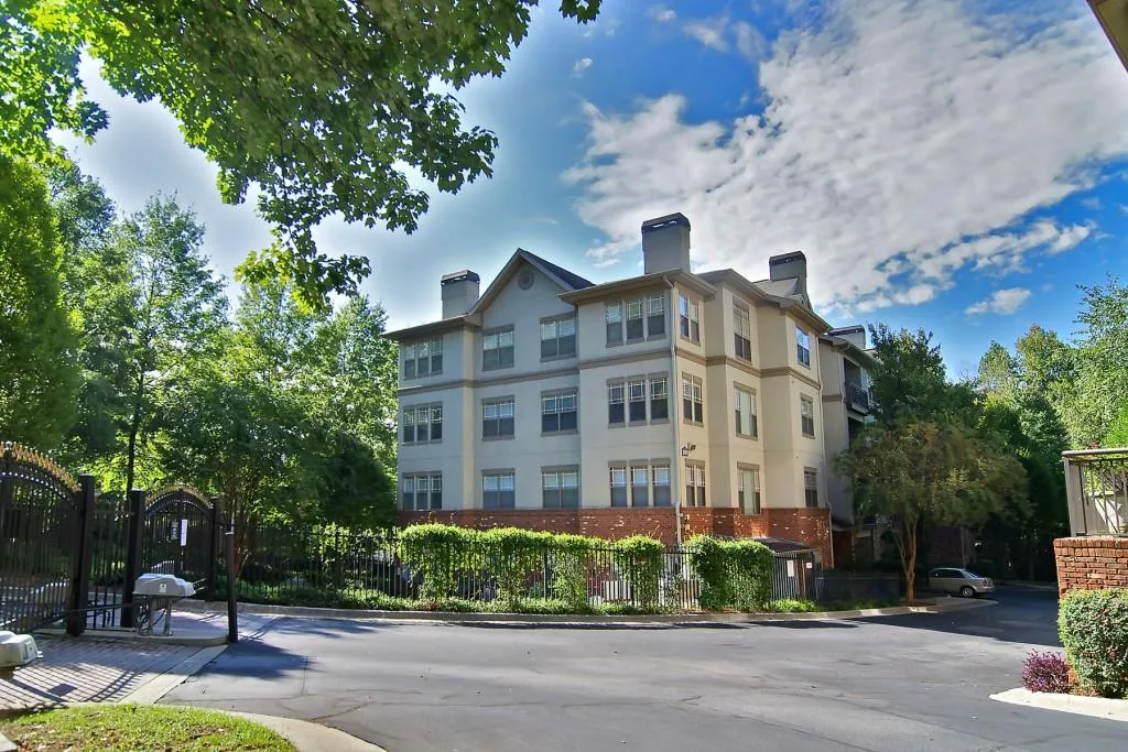 5559 Glenridge Drive Nw Unit 2202, Atlanta, Georgia 30342, 2 Bedrooms Bedrooms, ,1 BathroomBathrooms,Residential,Sold,5559 Glenridge Drive Nw Unit 2202,5922075