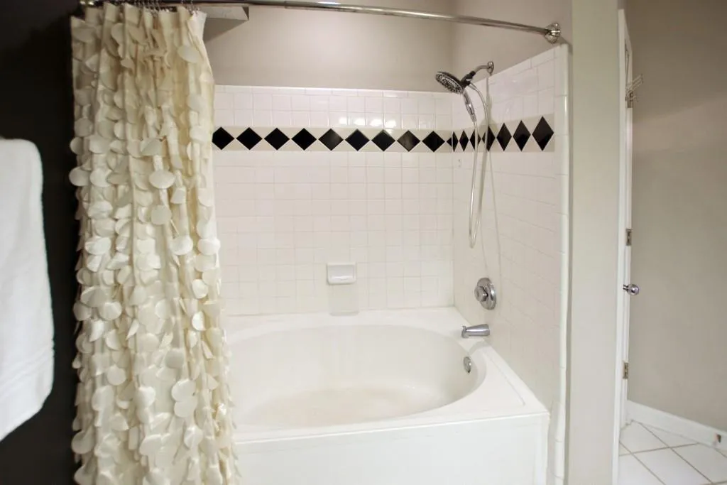 5559 Glenridge Drive Nw Unit 2202, Atlanta, Georgia 30342, 2 Bedrooms Bedrooms, ,1 BathroomBathrooms,Residential,Sold,5559 Glenridge Drive Nw Unit 2202,5922075