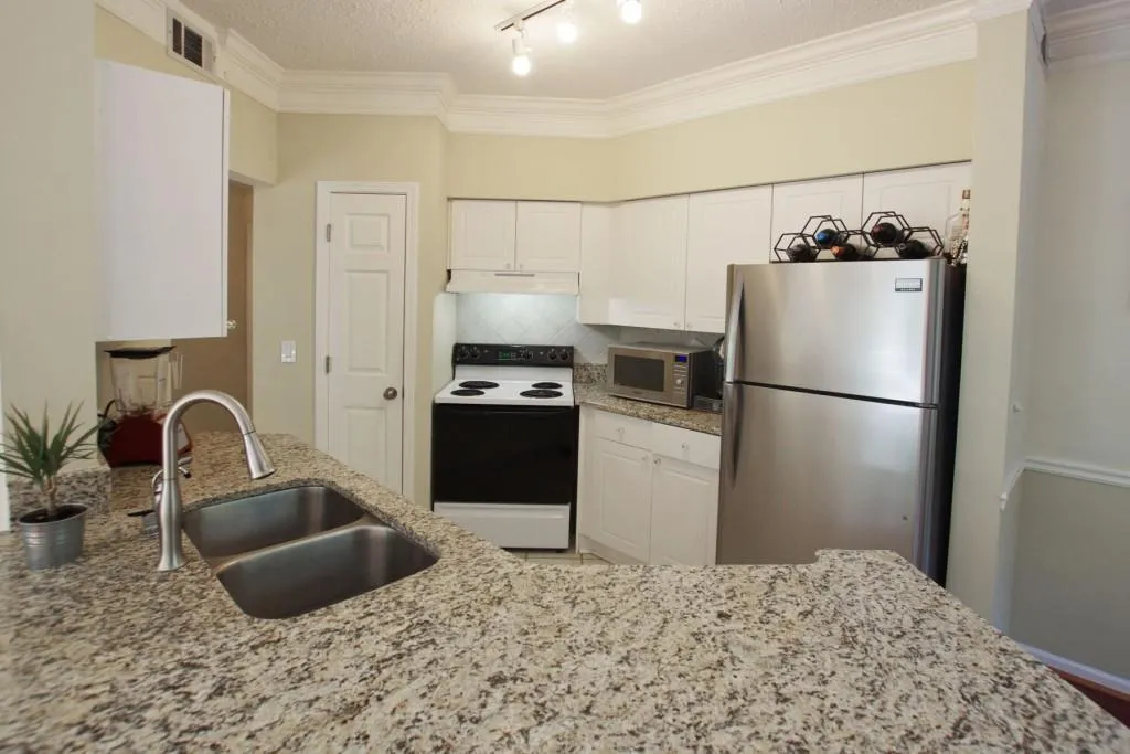 5559 Glenridge Drive Nw Unit 2202, Atlanta, Georgia 30342, 2 Bedrooms Bedrooms, ,1 BathroomBathrooms,Residential,Sold,5559 Glenridge Drive Nw Unit 2202,5922075