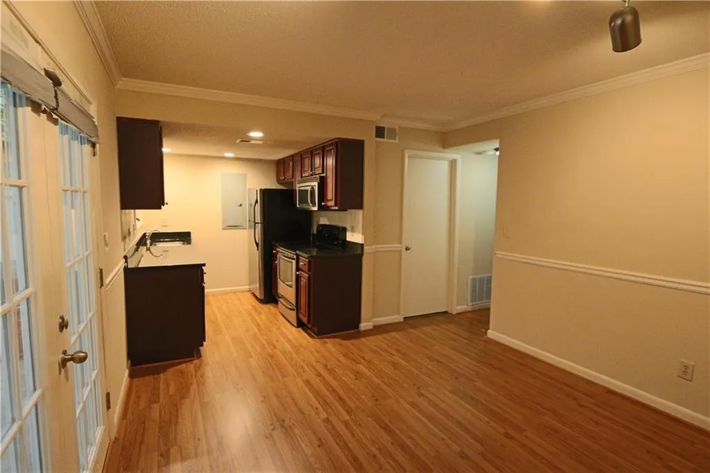 6900 Roswell Road Unit I2, Atlanta, Georgia 30328, 3 Bedrooms Bedrooms, ,2 BathroomsBathrooms,Residential,Sold,6900 Roswell Road Unit I2,5902300