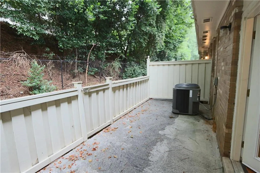 6900 Roswell Road Unit I2, Atlanta, Georgia 30328, 3 Bedrooms Bedrooms, ,2 BathroomsBathrooms,Residential,Sold,6900 Roswell Road Unit I2,5902300