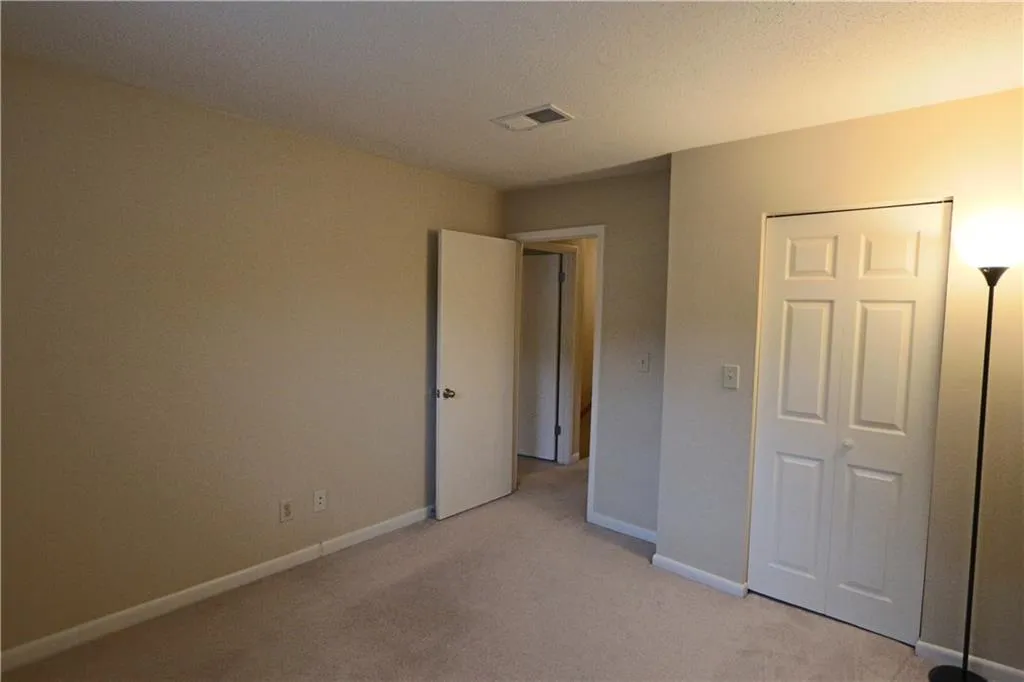 6900 Roswell Road Unit I2, Atlanta, Georgia 30328, 3 Bedrooms Bedrooms, ,2 BathroomsBathrooms,Residential,Sold,6900 Roswell Road Unit I2,5902300