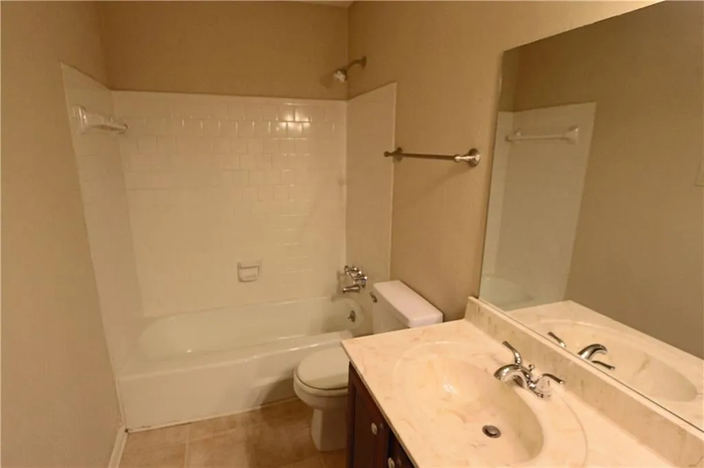 6900 Roswell Road Unit I2, Atlanta, Georgia 30328, 3 Bedrooms Bedrooms, ,2 BathroomsBathrooms,Residential,Sold,6900 Roswell Road Unit I2,5902300