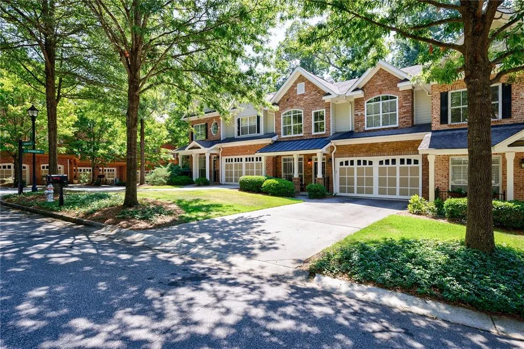 1219 Glenridge Place, Atlanta, Georgia 30342, 4 Bedrooms Bedrooms, ,4 BathroomsBathrooms,Residential,Sold,1219 Glenridge Place,7446365