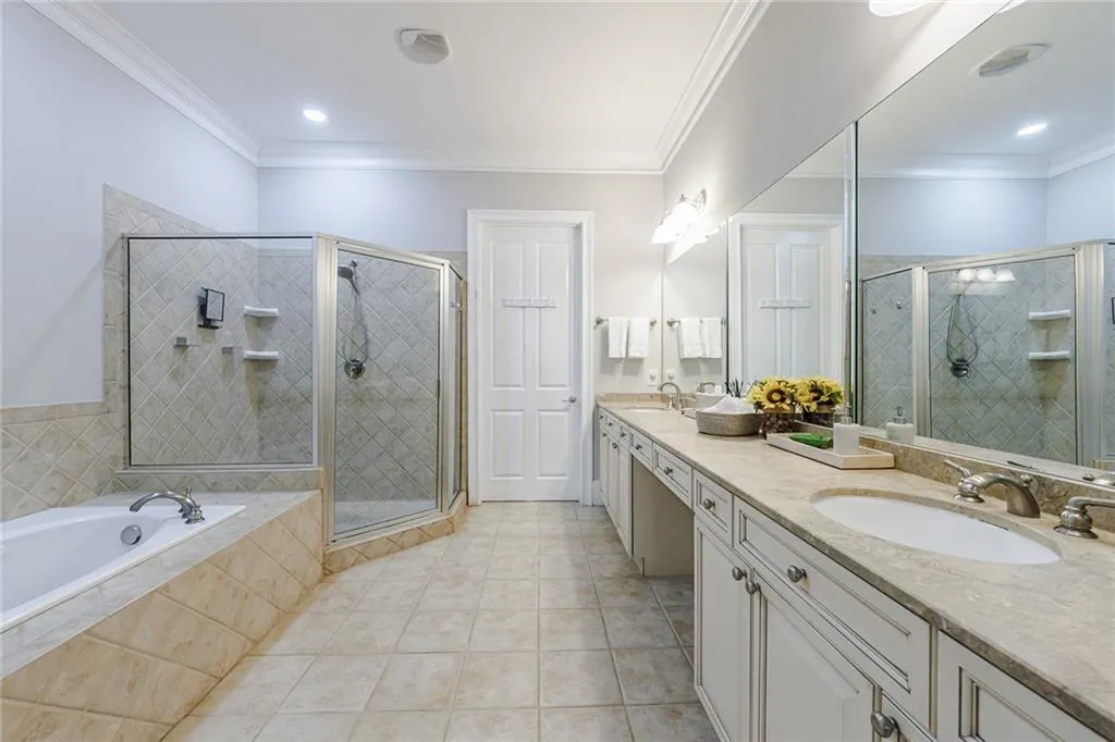 1219 Glenridge Place, Atlanta, Georgia 30342, 4 Bedrooms Bedrooms, ,4 BathroomsBathrooms,Residential,Sold,1219 Glenridge Place,7446365