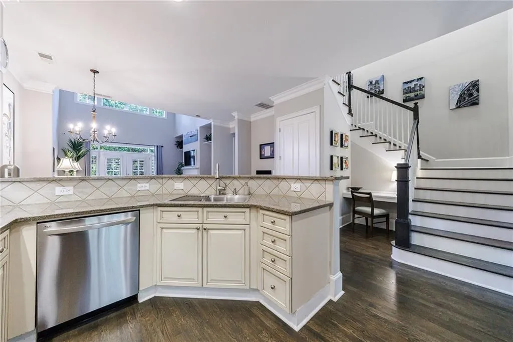 1219 Glenridge Place, Atlanta, Georgia 30342, 4 Bedrooms Bedrooms, ,4 BathroomsBathrooms,Residential,Sold,1219 Glenridge Place,7446365