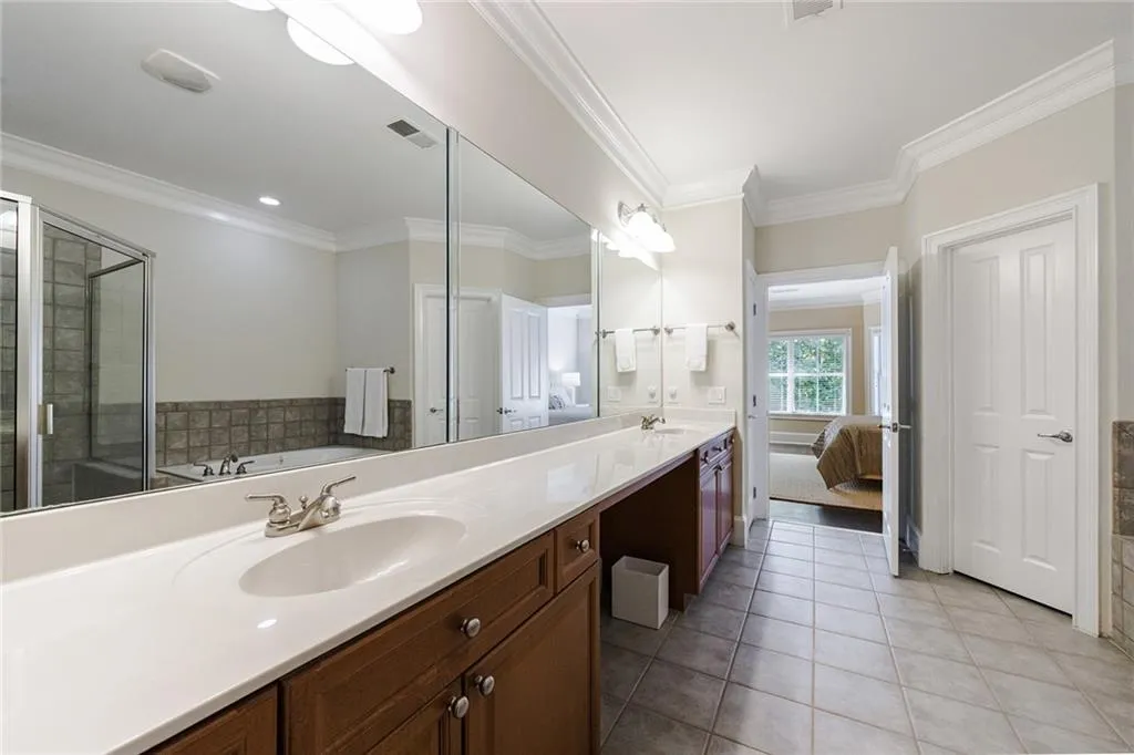 1219 Glenridge Place, Atlanta, Georgia 30342, 4 Bedrooms Bedrooms, ,4 BathroomsBathrooms,Residential,Sold,1219 Glenridge Place,7446365