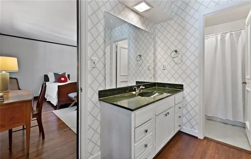 100 River Court Parkway, Sandy Springs, Georgia 30328, 5 Bedrooms Bedrooms, ,4 BathroomsBathrooms,Residential,Sold,100 River Court Parkway,6799376