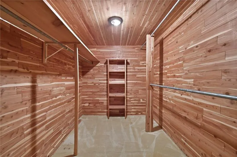 100 River Court Parkway, Sandy Springs, Georgia 30328, 5 Bedrooms Bedrooms, ,4 BathroomsBathrooms,Residential,Sold,100 River Court Parkway,6799376