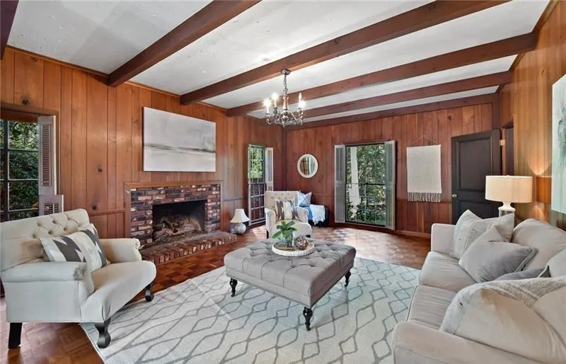 100 River Court Parkway, Sandy Springs, Georgia 30328, 5 Bedrooms Bedrooms, ,4 BathroomsBathrooms,Residential,Sold,100 River Court Parkway,6799376
