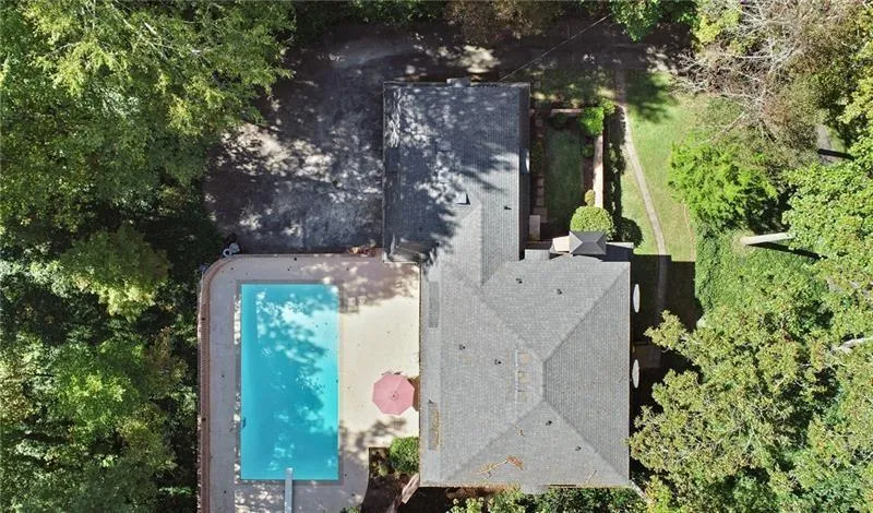 100 River Court Parkway, Sandy Springs, Georgia 30328, 5 Bedrooms Bedrooms, ,4 BathroomsBathrooms,Residential,Sold,100 River Court Parkway,6799376