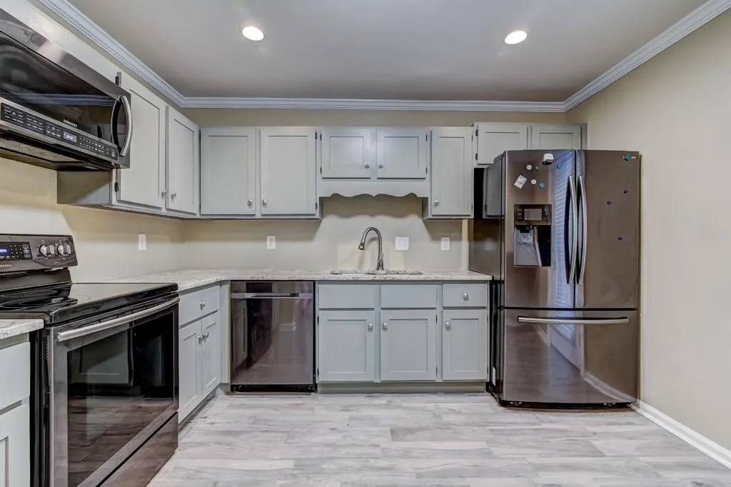 9043 Carroll Manor Drive, Sandy Springs, Georgia 30350, 2 Bedrooms Bedrooms, ,2 BathroomsBathrooms,Residential,Sold,9043 Carroll Manor Drive,6050983