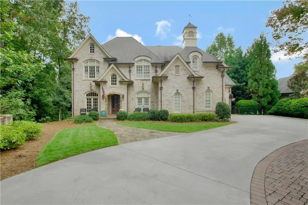 4583 Stella Drive, Atlanta, Georgia 30327, 6 Bedrooms Bedrooms, ,5 BathroomsBathrooms,Residential,Sold,4583 Stella Drive,6788540