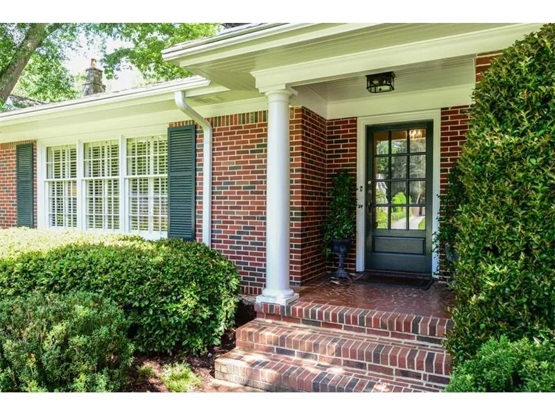725 Montana Road Nw, Atlanta, Georgia 30327, 3 Bedrooms Bedrooms, ,3 BathroomsBathrooms,Residential,Sold,725 Montana Road Nw,5839358