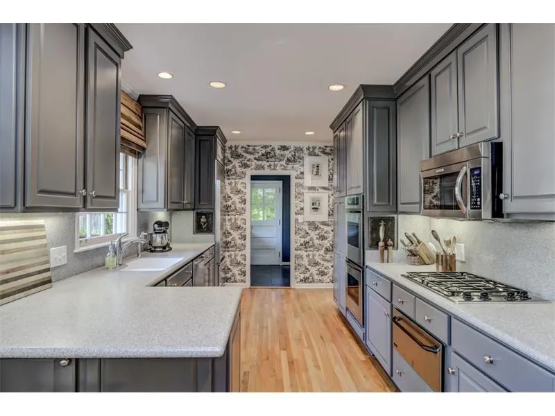725 Montana Road Nw, Atlanta, Georgia 30327, 3 Bedrooms Bedrooms, ,3 BathroomsBathrooms,Residential,Sold,725 Montana Road Nw,5839358