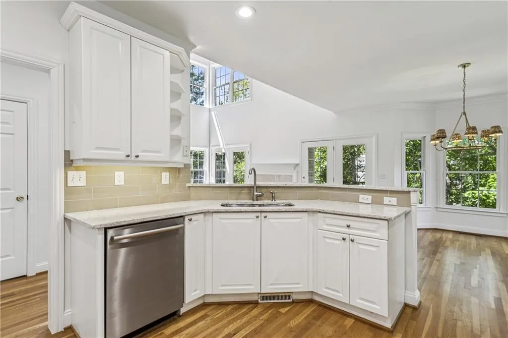 119 Brookview Circle, Atlanta, Georgia 30339, 4 Bedrooms Bedrooms, ,3 BathroomsBathrooms,Residential,For Sale,119 Brookview Circle,7639089