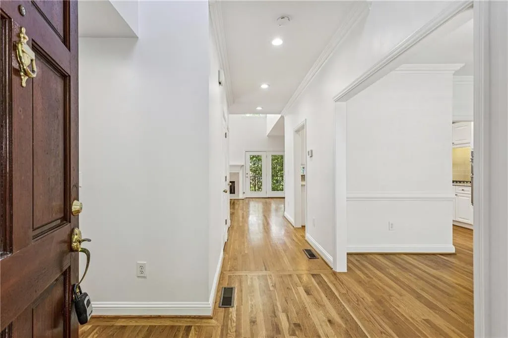 119 Brookview Circle, Atlanta, Georgia 30339, 4 Bedrooms Bedrooms, ,3 BathroomsBathrooms,Residential,For Sale,119 Brookview Circle,7639089